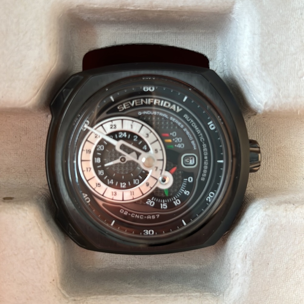 Brand new! Original Box and papers. Seven Friday automatic movement watch. - Picture 10 of 15